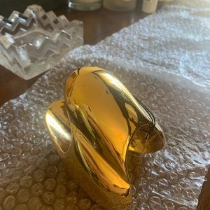 St.John Metal Pepper Cuff Braclet